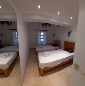 Bedroom #2 with two single beds