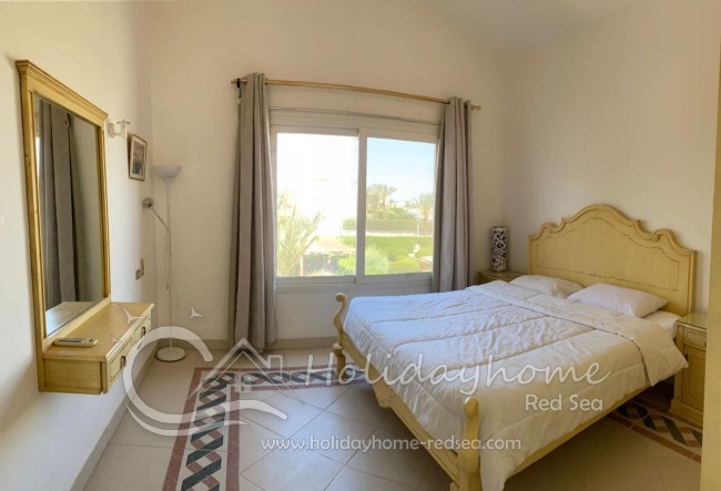 Bedroom 3 with double bed