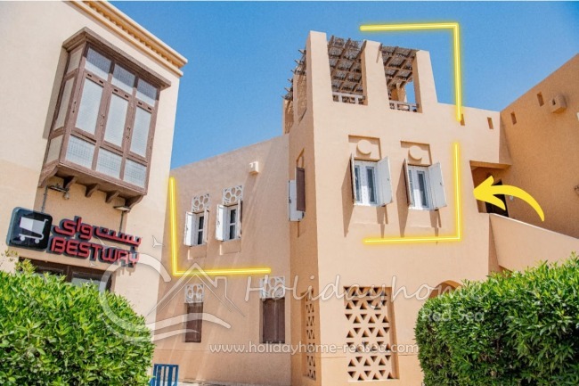 Nice first floor apartment beside bestway supermarket