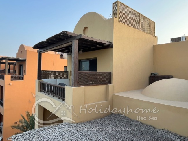 view from the roof top to the balcony