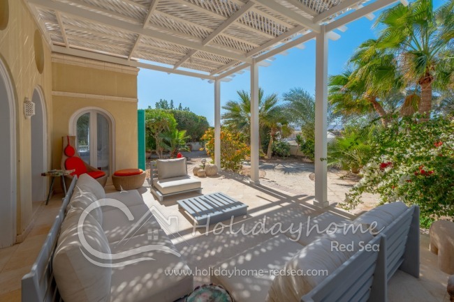 Terrace with big seating area