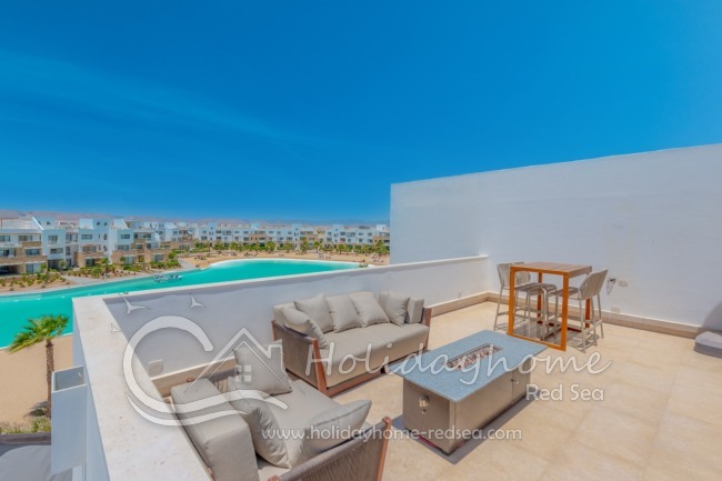 Cozy sitting area at the roof terrace