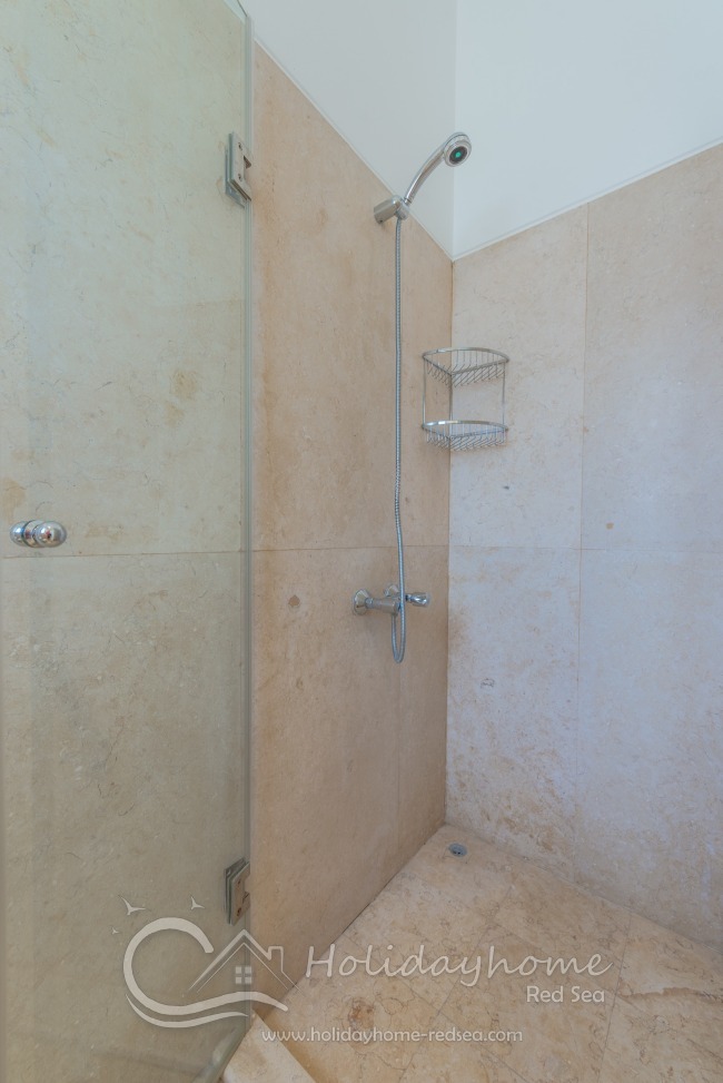 Shower in the bathroom 1