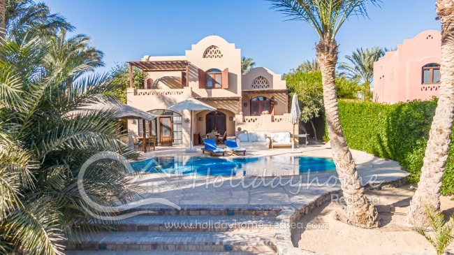 Villa mit Pool und Garten