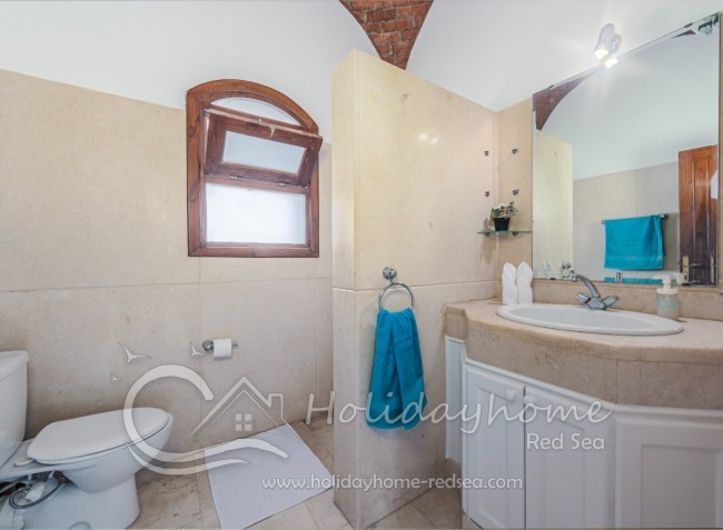 Bathroom 2 for  bedroom 3