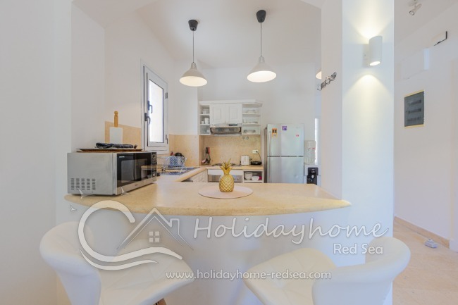 Kitchen with dining counter