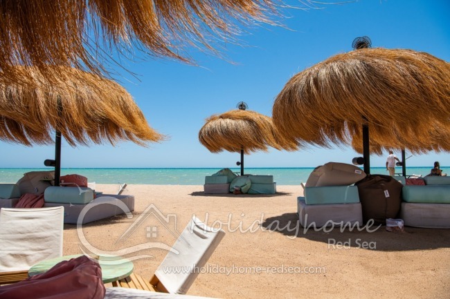 Lounge area at the external Zouni beach