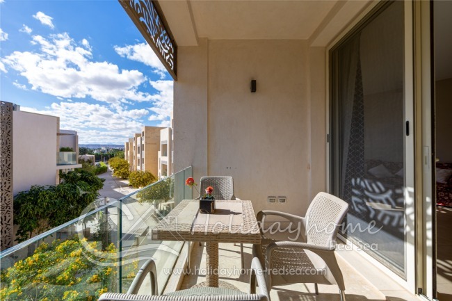 Balcony with sitting area