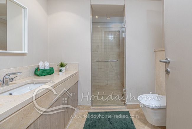 Spacious bathroom with shower