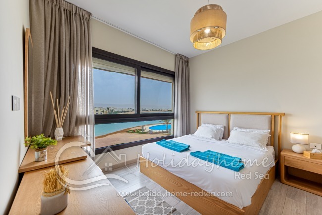 Beautiful bedroom with amazing view and large commode 