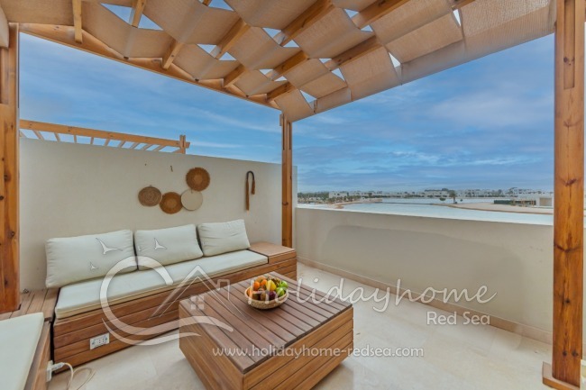 Large roof terrace with shadow and unforgetable view