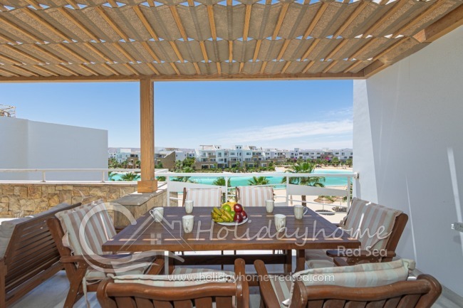 Nice outdoor dining area