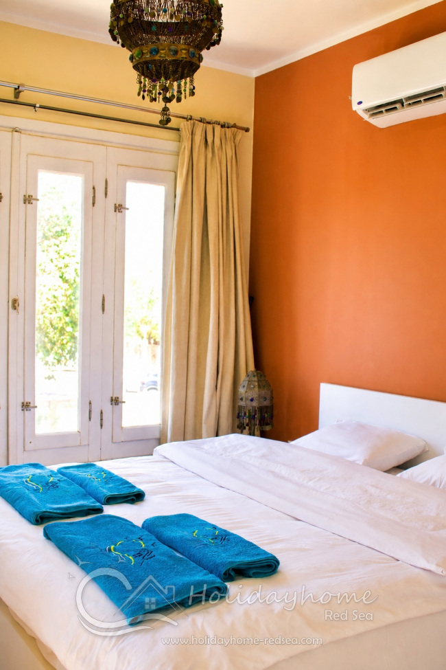 Cozy bed, plus towels