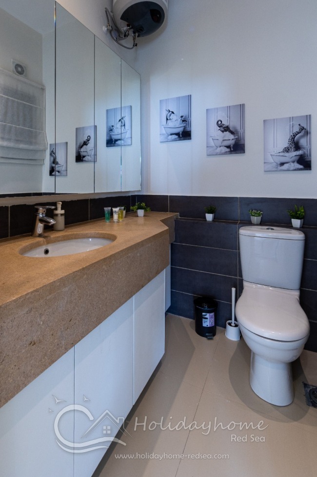 Bathroom 2, conveniently located between Bedrooms 2 and 3