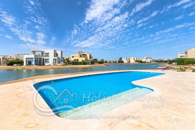 View from the pool over the lagoon