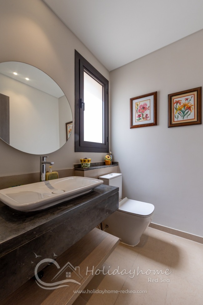 Guest toilet 